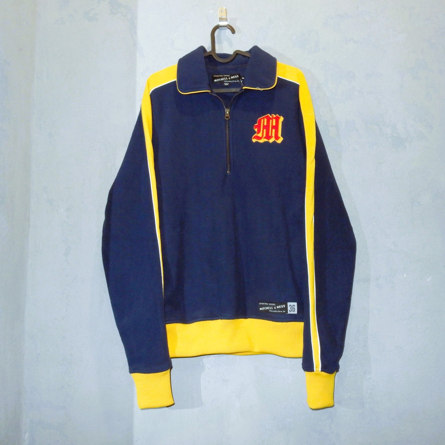 Mitchell&amp;Ness zip-up navy sweatshirt - S/M