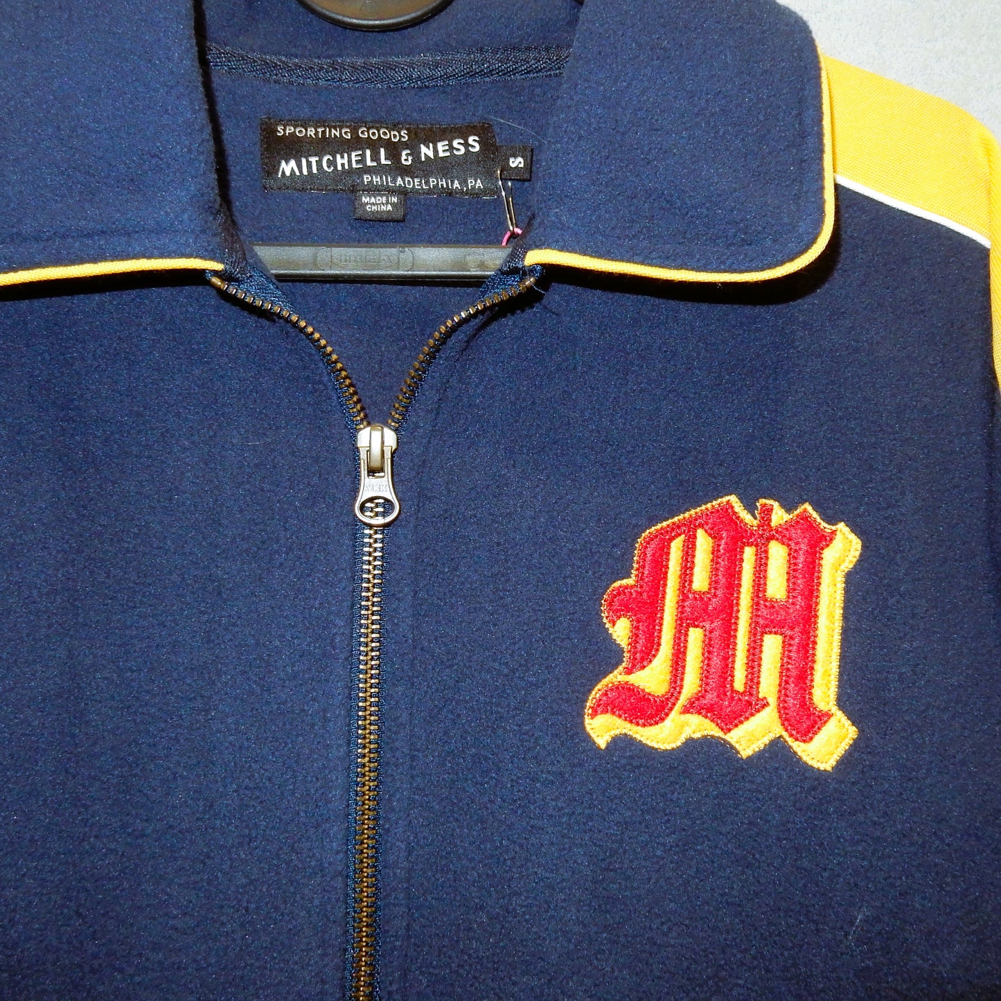 Mitchell&amp;Ness zip-up navy sweatshirt - S/M