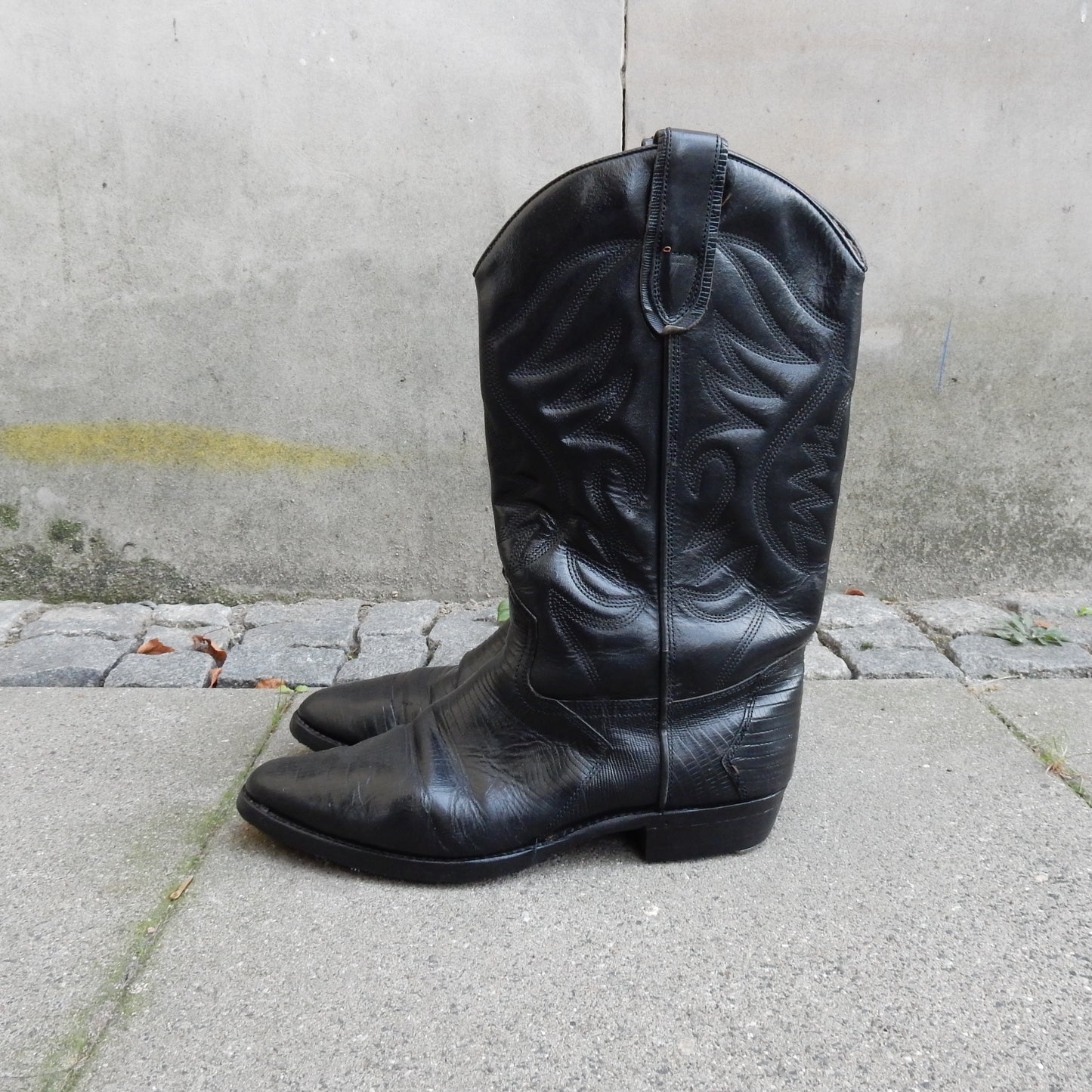 Vintage Black Leather High Knee Cowboy Boots - EU 43/44