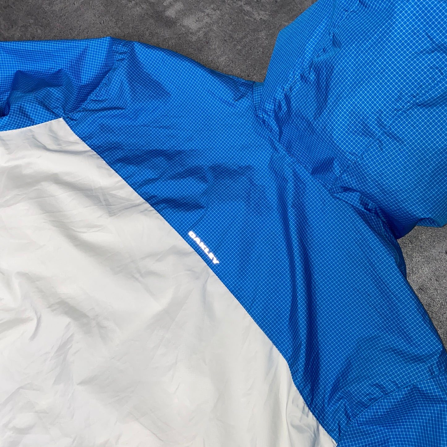 Oakley blue white windbreaker jacket - XXL