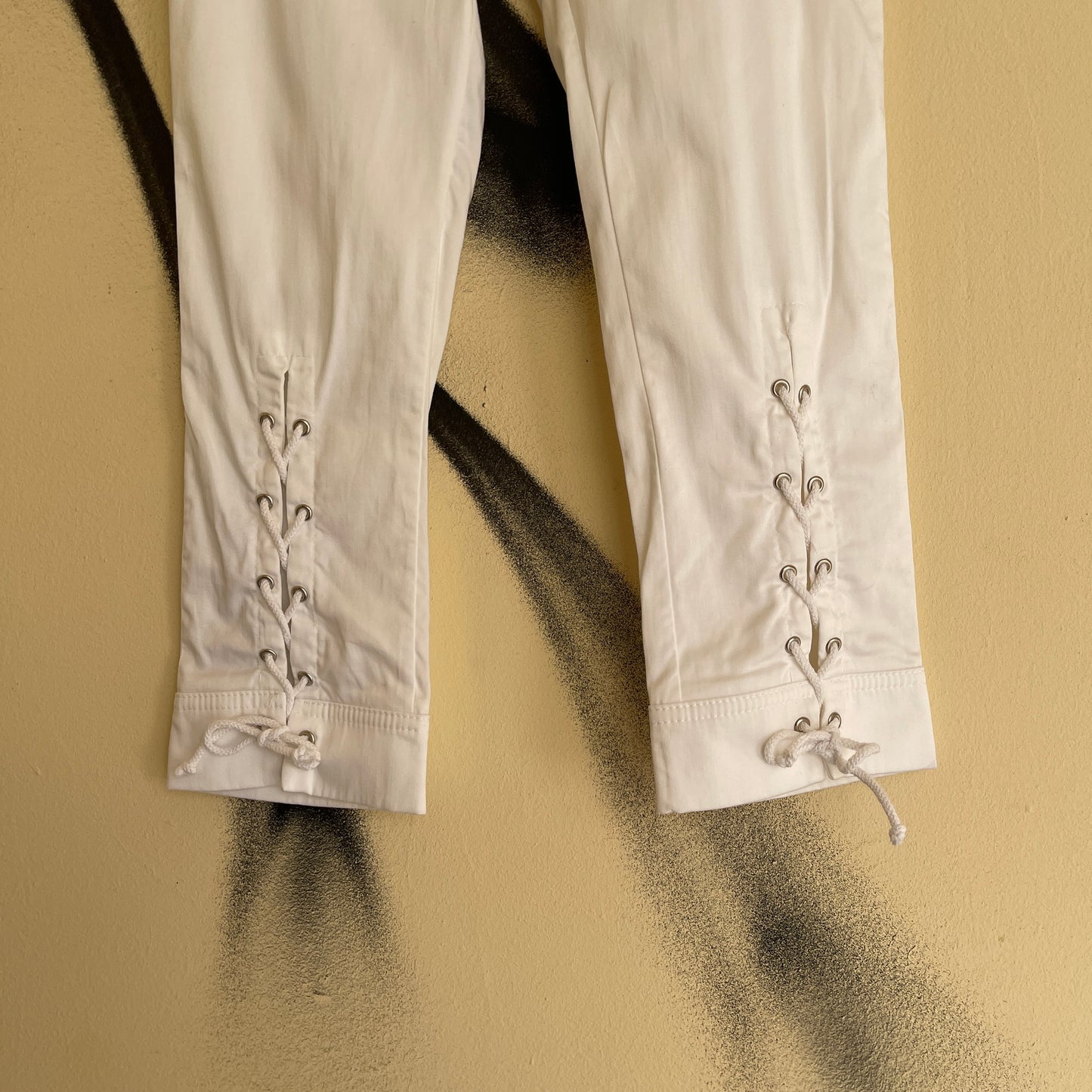 Y2K vintage white laced capris - 36/S