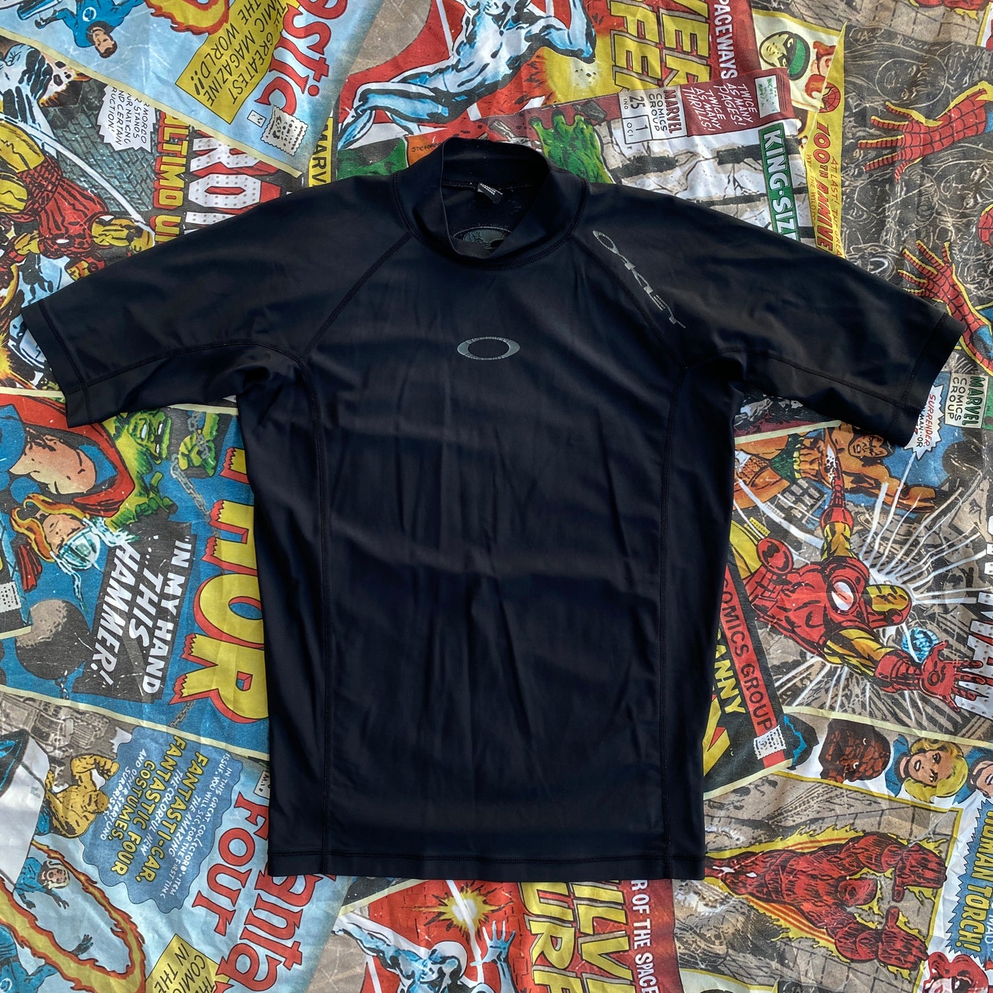 Oakley slim fit black t-shirt - L